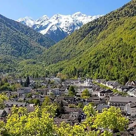 호텔 Le Petit Train Bagnères-de-Luchon